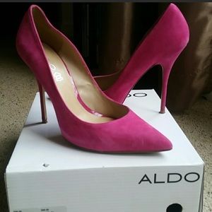 Aldo magenta suede pumps size 9